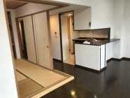4LDKの分譲マンションの1室を管理しています